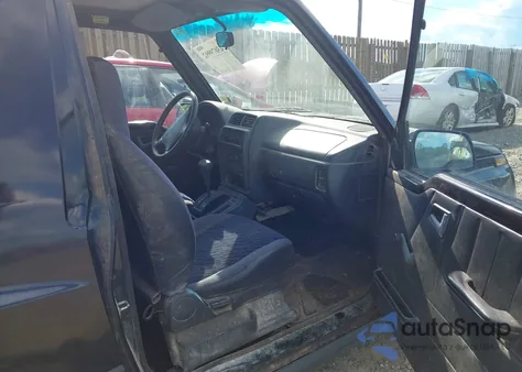 1996 Geo Tracker z USA, uszkodzony, nr VIN 2CNBJ1863T6941857